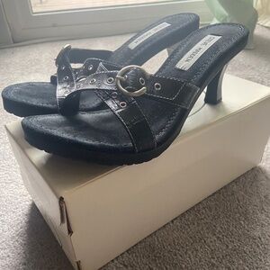 Steve Madden Black Croco Peter Sandals - Size 8 Medium - NEW